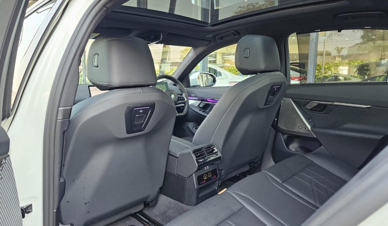 
								BMW 5 Series Sedan 520d M Sport Pro full									