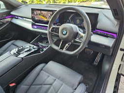 
										BMW 5 Series Sedan 520d M Sport Pro full									