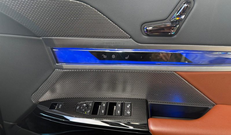
								BMW 7 Series 740i M Sport full									