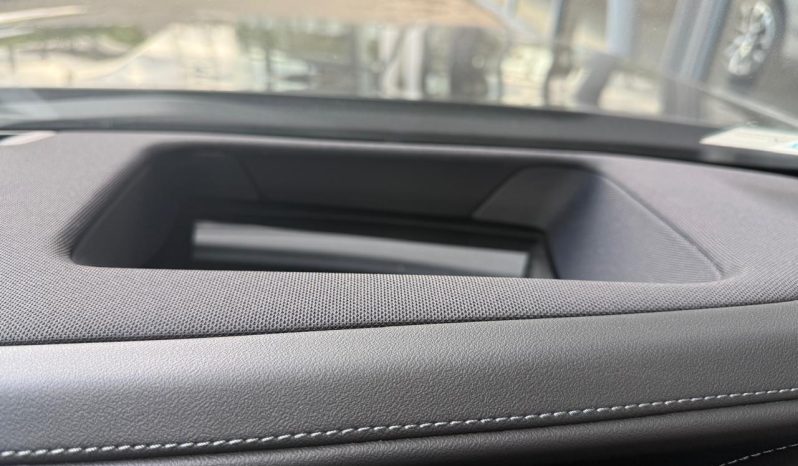 
								BMW 7 Series 740i M Sport full									