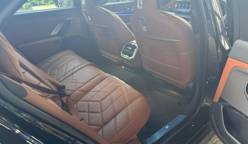 
								BMW 7 Series 740i M Sport full									