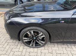 
										BMW 7 Series 740i M Sport full									