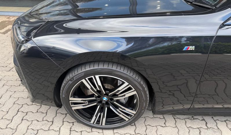 
								BMW 7 Series 740i M Sport full									
