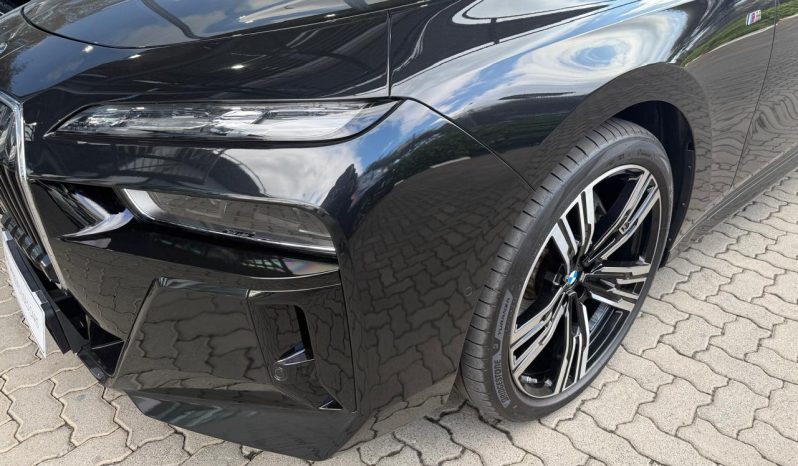 
								BMW 7 Series 740i M Sport full									