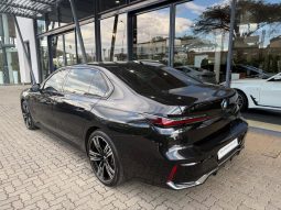 
										BMW 7 Series 740i M Sport full									