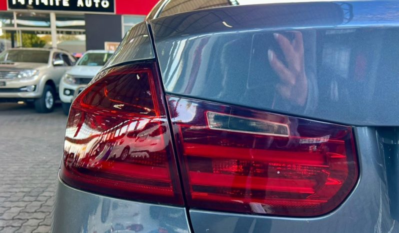 
								BMW M3 Sedan M-Dct full									