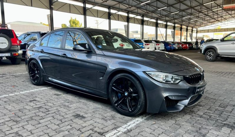
								BMW M3 Sedan M-Dct full									