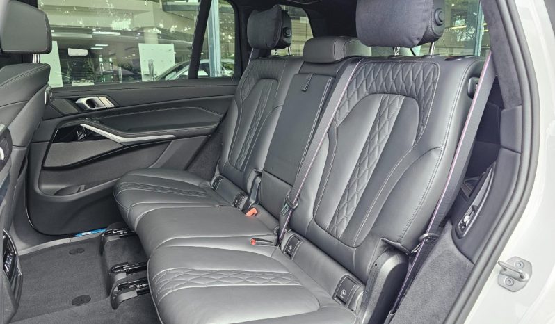 
								BMW X7 Xdrive 40d M Sport Pro full									