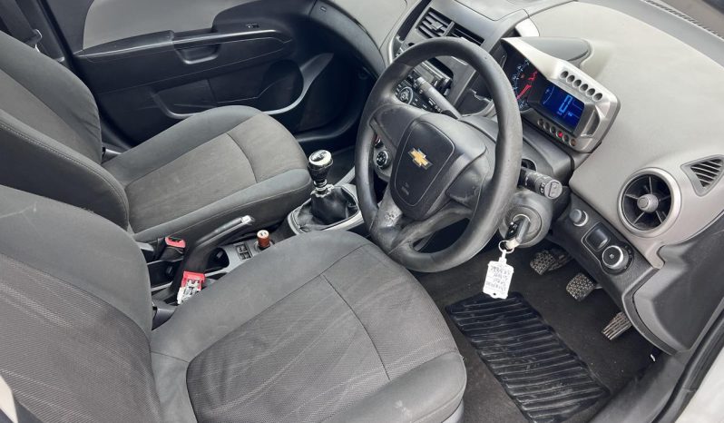 
								Chevrolet Sonic Hatch 1.6 Ls full									