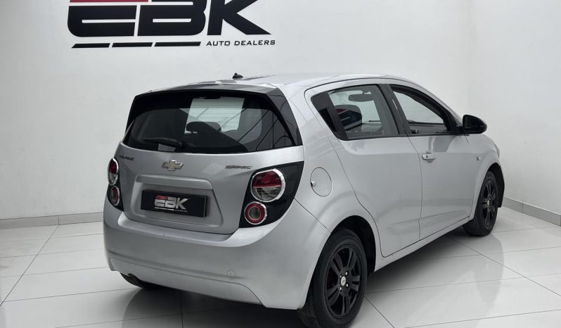 
								Chevrolet Sonic Hatch 1.6 Ls full									