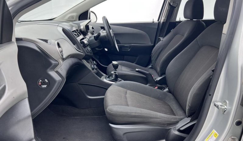 
								Chevrolet Sonic Hatch 1.6 Ls full									