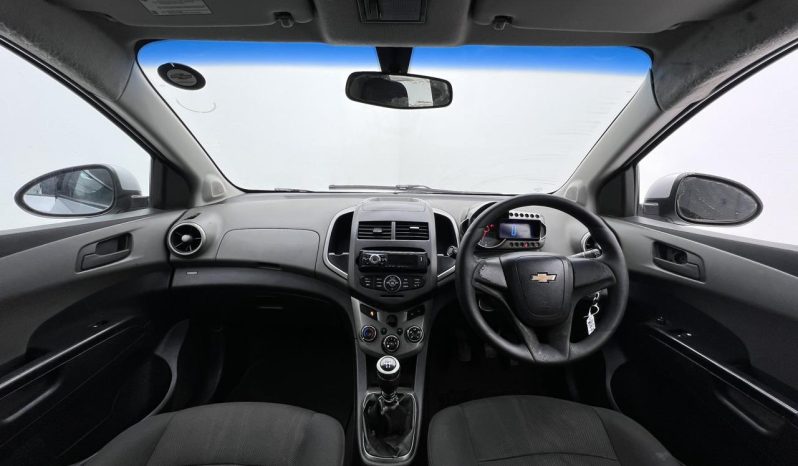 
								Chevrolet Sonic Hatch 1.6 Ls full									