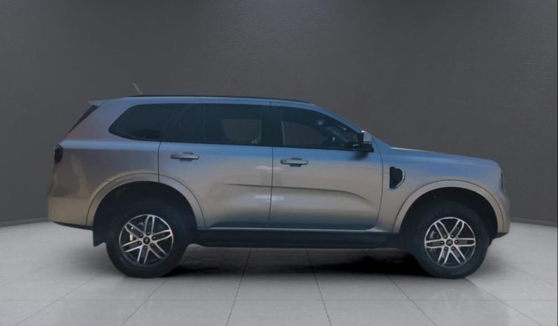 
								FORD EVEREST 2.0 XLT 4X2 AT full									