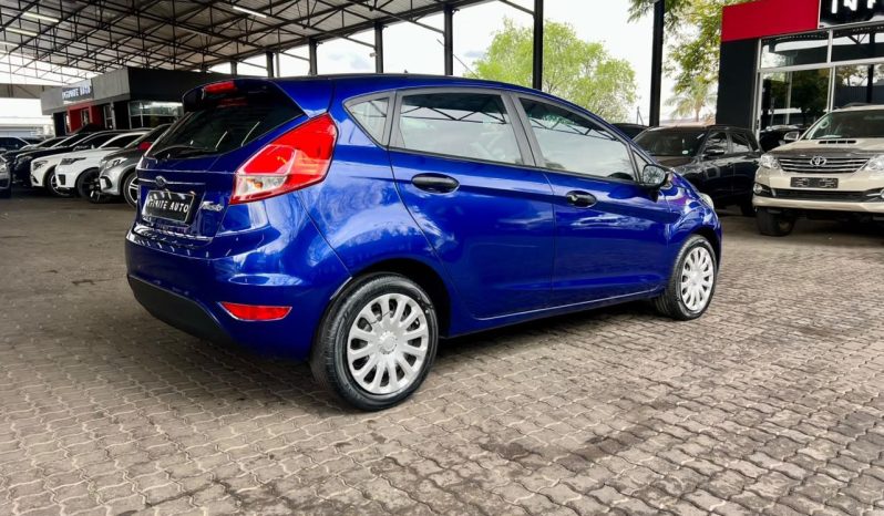 
								Ford Fiesta 1.0 Ecoboost Ambiente Powershift full									