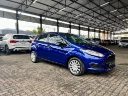 
										Ford Fiesta 1.0 Ecoboost Ambiente Powershift full									