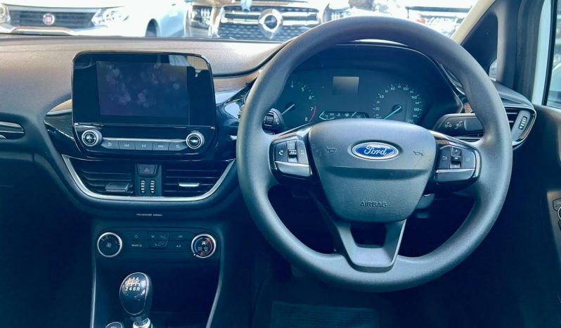 
								Ford Fiesta 1.0 Ecoboost Trend 6MT full									