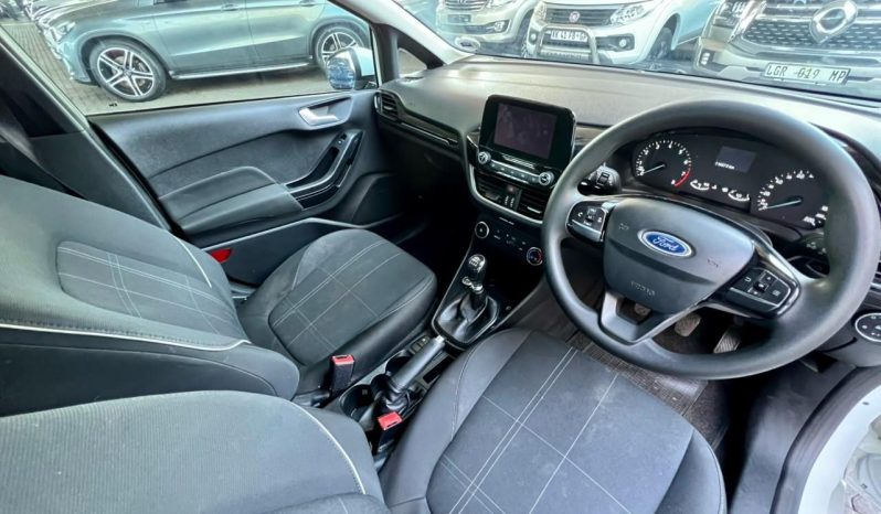 
								Ford Fiesta 1.0 Ecoboost Trend 6MT full									