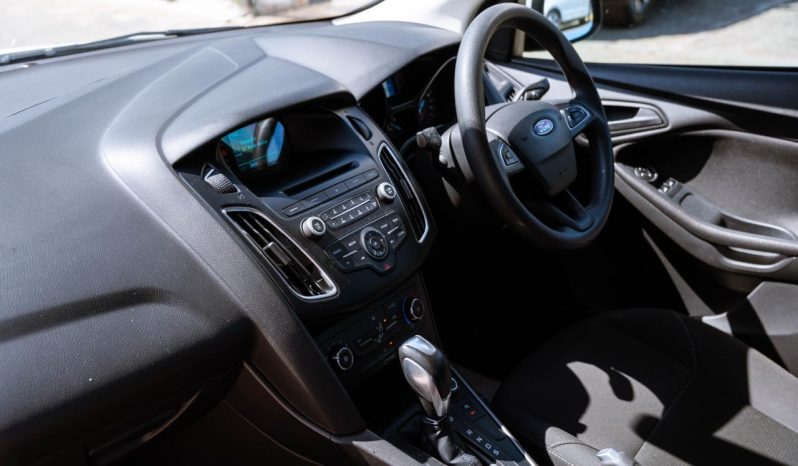 
								Ford Focus Sedan 1.0T Ambiente Auto full									