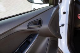 
										Ford Focus Sedan 1.0T Ambiente Auto full									