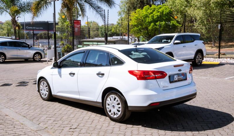 
								Ford Focus Sedan 1.0T Ambiente Auto full									