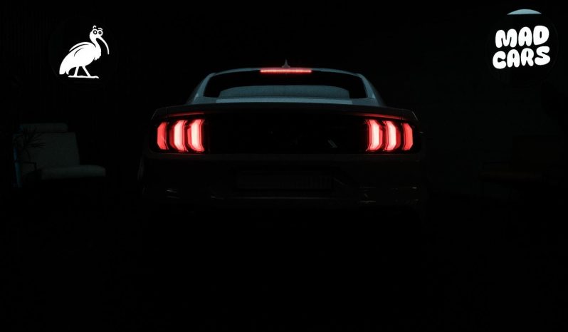 
								Ford Mustang 5.0 Gt Fastback At full									