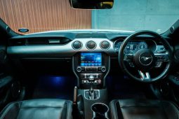 
										Ford Mustang 5.0 Gt Fastback At full									