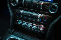 
										Ford Mustang 5.0 Gt Fastback At full									
