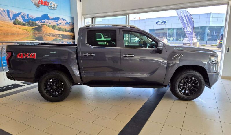 
								FOTON TUNLAND V9 DCAB 4X4 LTD full									