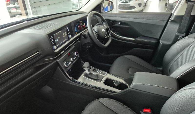 
								Hyundai Alcazar 2.0 Executive At full									