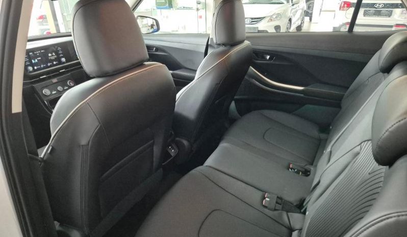 
								Hyundai Alcazar 2.0 Executive At full									