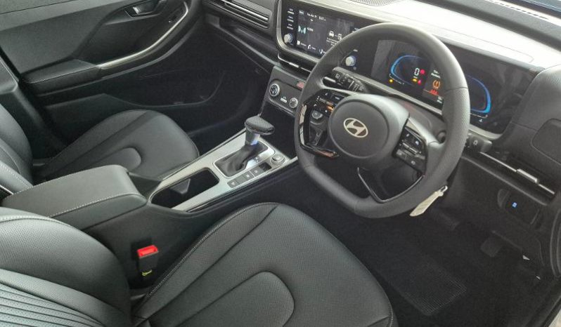 
								Hyundai Alcazar 2.0 Executive At full									