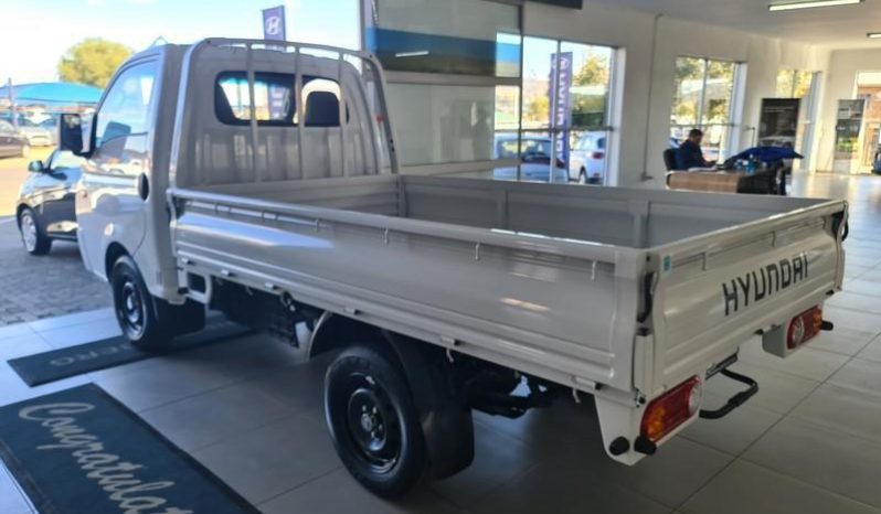 
								Hyundai H100 Bakkie 2.6D Deck full									