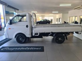 Hyundai H100 Bakkie 2.6D Deck