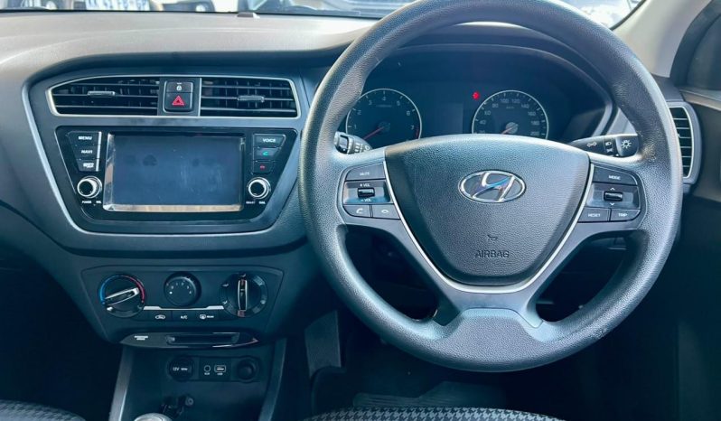 
								Hyundai I20 1.2 Motion full									