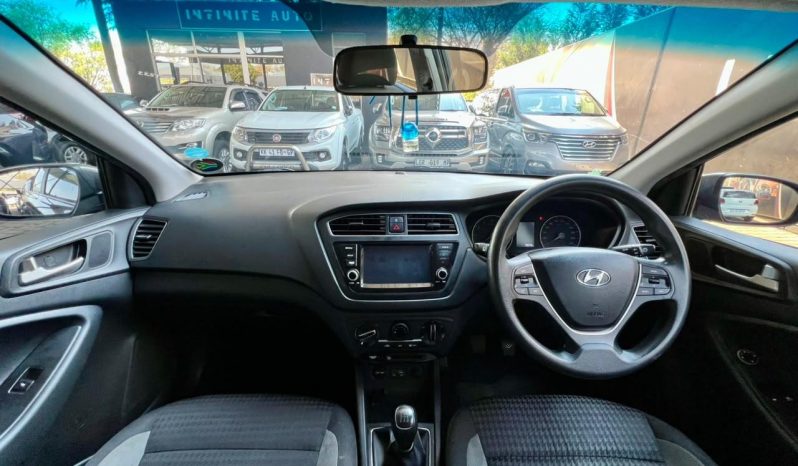 
								Hyundai I20 1.2 Motion full									
