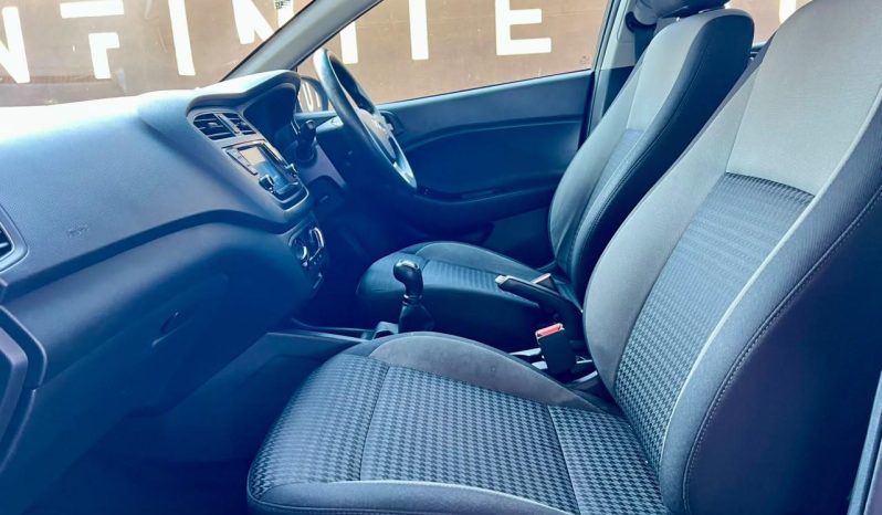 
								Hyundai I20 1.2 Motion full									