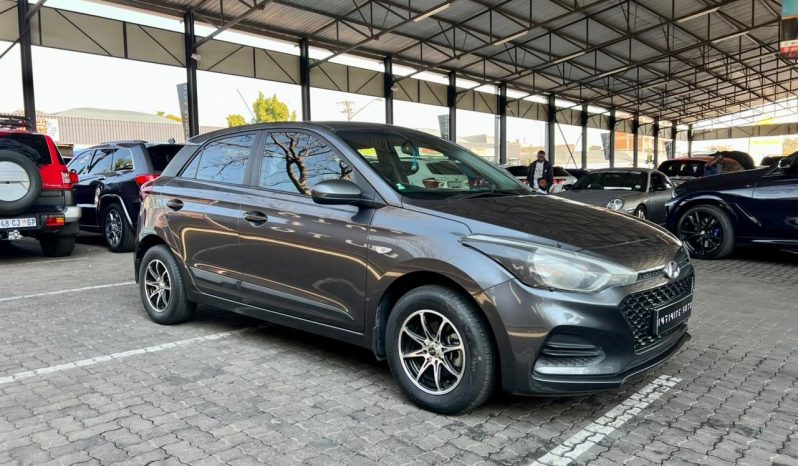 
								Hyundai I20 1.2 Motion full									