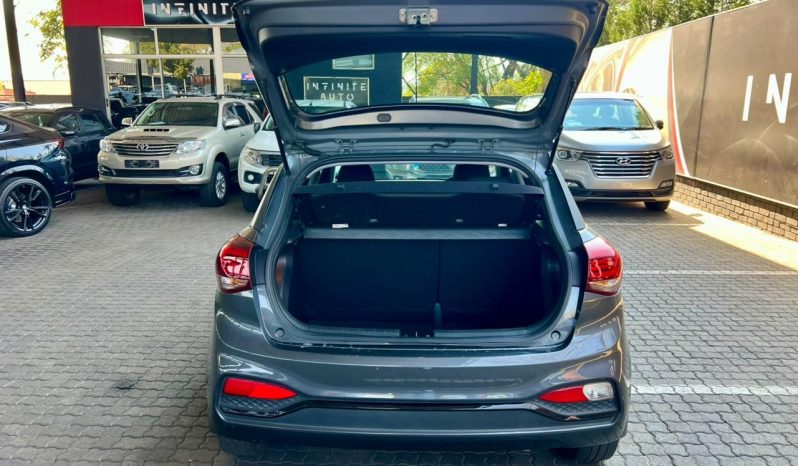 
								Hyundai I20 1.2 Motion full									