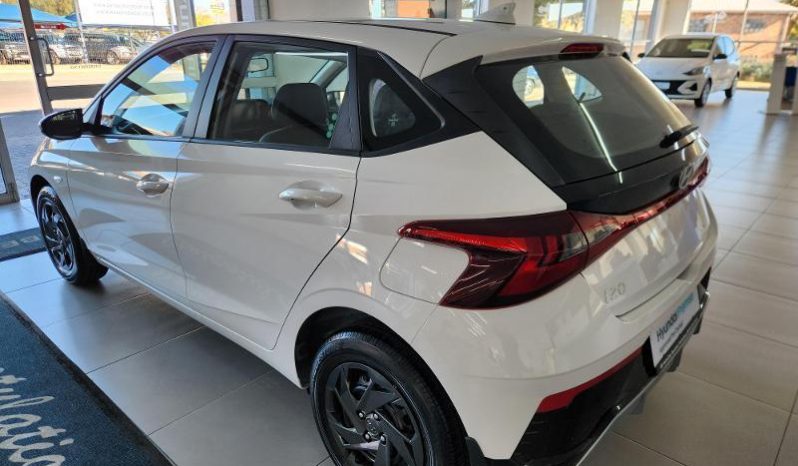 
								Hyundai I20 1.4 Premium At full									