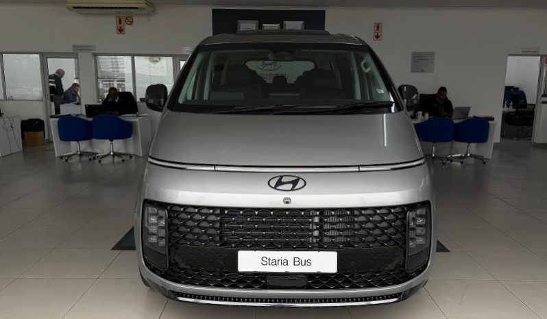 
								Hyundai Staria 2.2D Luxury 9 Seater At full									