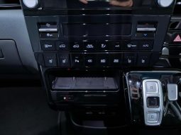 
										Hyundai Staria 2.2D Luxury 9 Seater At full									