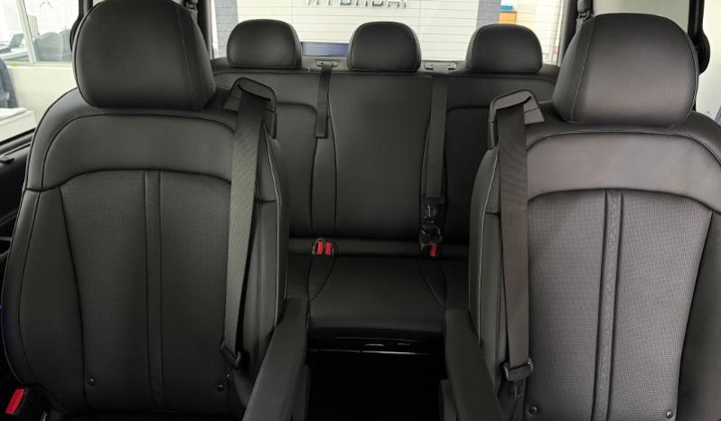 
								Hyundai Staria 2.2D Luxury 9 Seater At full									
