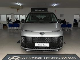 Hyundai Staria 2.2D Luxury 9 Seater At
