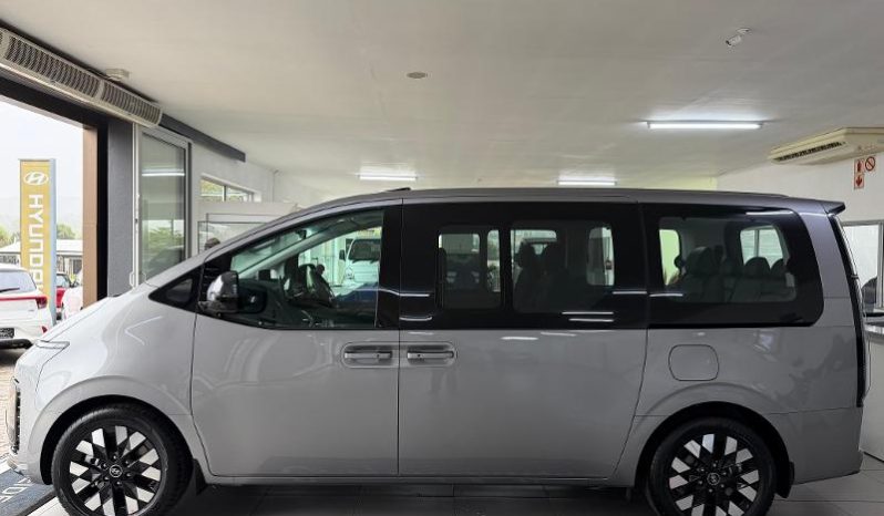
								Hyundai Staria 2.2D Luxury 9 Seater At full									