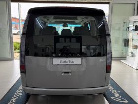 Hyundai Staria 2.2D Luxury 9 Seater At