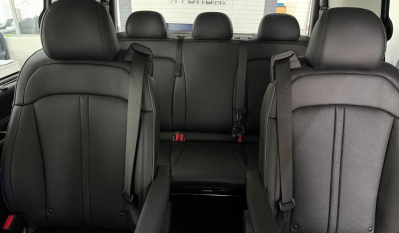 
								Hyundai Staria 2.2D Luxury 9 Seater At full									