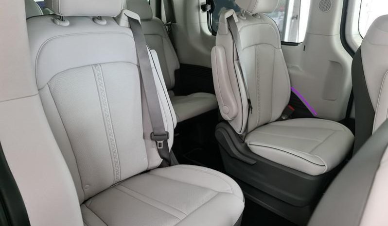 
								Hyundai Staria 2.2D Luxury 9 Seater At full									