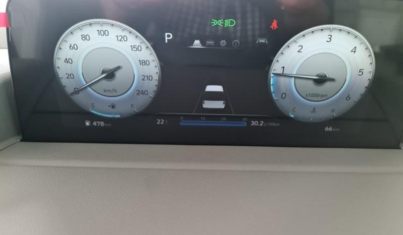 
								Hyundai Staria 2.2D Luxury 9 Seater At full									