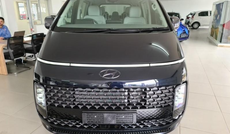 
								Hyundai Staria 2.2D Luxury 9 Seater At full									