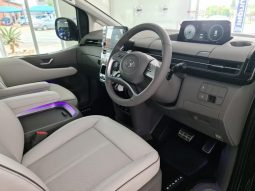 
										Hyundai Staria 2.2D Luxury 9 Seater At full									